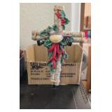 2PC CHICKADEE W/HOLLY WALL CROSS & STAND