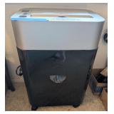 ROYAL AQ9100 MICRO CUT PAPER SHREDDER ON WHEELS