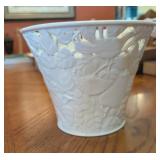 PACIFIC RIM WHITE CERAMIC PLANTER