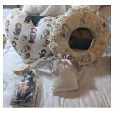 4PC THROW PILLOWS & SACHETS