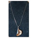 ENAMELED SILVER TONE PENDANT & NECKLACE