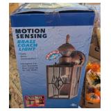 HEATH/ZENITH MOTION SENSING BRASS COACH LIGHT NIB
