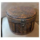 ROUND WICKER KEEPSAKE BOX