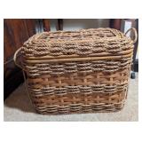VTG/ANTQ LIDDED BASKET