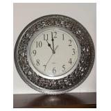 RETICULATED SILVER TONE KIRCH BAT POWER WALL CLOCK