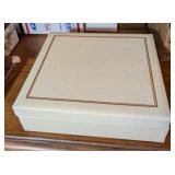 VTG JEWELRY BOX W/REMOVABLE INNER TRAY