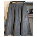 LEATHER PLEATED SKIRT W/LINING, GREY