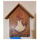 WOOD FARMHOUSE STYLE WALL MOUNT KEY ORGANIZER