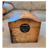 WOODEN VTG STYLE KEEPSAKE BOX W/HANDLES