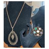 VTG SARAH COVENTRY PENDANT NECKLACE & BROOCH