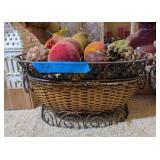 METAL & WICKER CENTERPIECE BASKET W/FAUX FRUIT