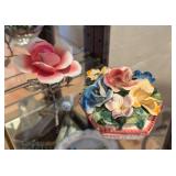 2PC CAPODIMONTE PORCELLANE/METAL ROSE &