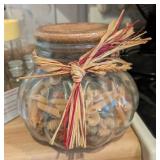 DECORATIVE GLASS CANISTER WITH PASTA