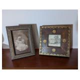 2PC DECORATIVE PHOTO FRAMES 1 W/VTG PHOTO