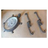 CAST IRON TURTLE ASHTRAY W/GLASS INSERT &