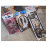 3PC CURTAIN HARDWARE, SOLID GLASS EXTENDABLE HOLD