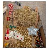 ASSTD CHRISTMAS GARLAND, GOLDTONE, GREEN, RED