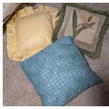 3PC THROW PILLOWS
