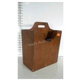 Magazine box with carry handle. 11"×9"×14".