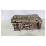 Wicker picnic basket with leather straps measures