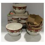 Splendor four footed bowls