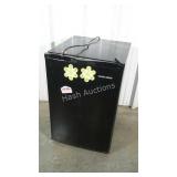 Black and Decker, dorm size fridge.  Tested and