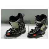 Brand new never been used ski boots Salo man