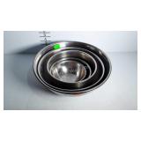 6 Stainless mixing bowls, graduated sizes 6 to 13"