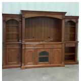 3pc Wall unit Cabinet. Center cabinet with top