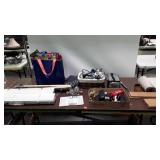 Home decor group lot, includes window blinds,