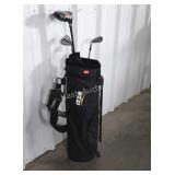 Izzo golf bag with 5 various clubs