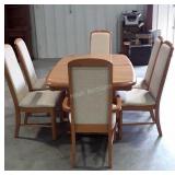 Broyhill Furniture. Dining Room Suite. Oak made