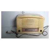 Vintage table top tube AM radio - General Electric