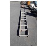 22 foot aluminum extension ladder, does have