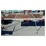 Folding table