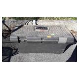 Plastic Rubbermaid tool box missing handle