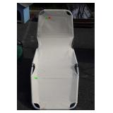 Folding lounge chair