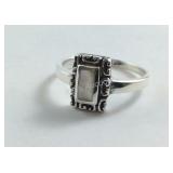 Size 8, Sterling silver ring with stone