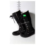 Suede Tinberland boots, size 9, gently used
