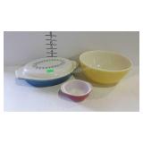 Pyrex - one #404 yellow mixing bowl, and one 1 qt.