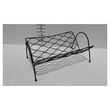 Wire bookrack, 13" long