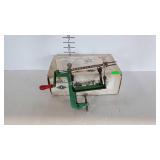 White Mountain apple peeler with box