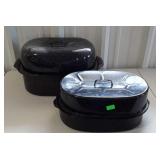 2 Enamel ware roasting pans with lids - 20 x 14,