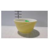 Pyrex yellow mixing bowl, 1 1/2 pint