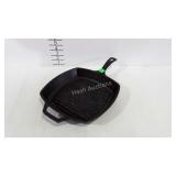 Lodge cast iron square 10" skillet