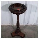 Ethan Allan Smoke Stand with glass ashtray
