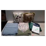 Linen lot, two throw pillows, tablecloths,
