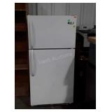 Frigidaire refrigerator with top freezer - tested