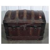 Steamer Trunk, camel top style