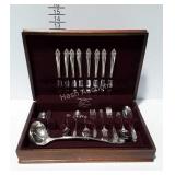 Silver chest with 42-pc flatware set - Prestige